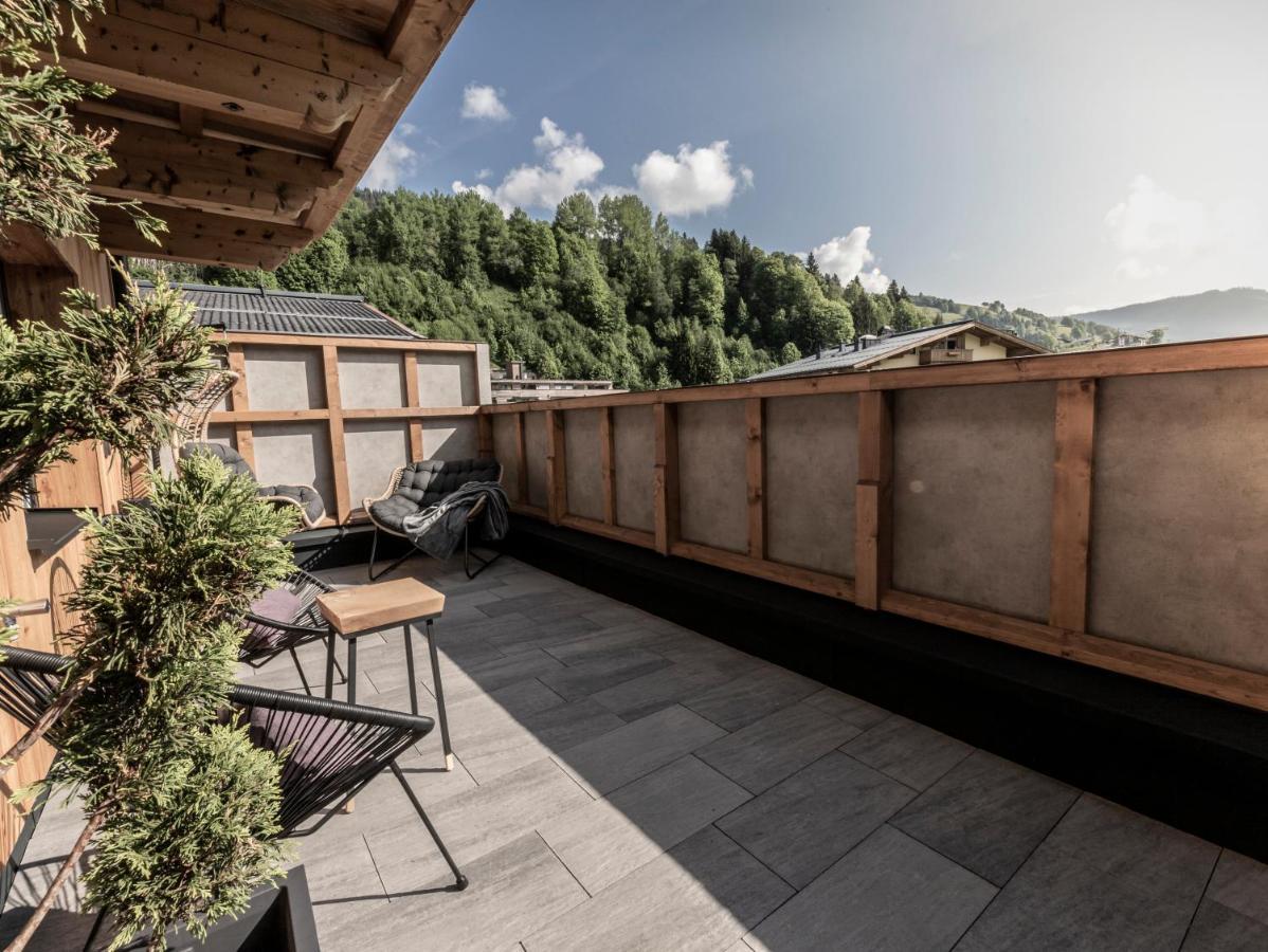 Frau Gans - Pure Mountain Apartments Saalbach-Hinterglemm Exterior foto